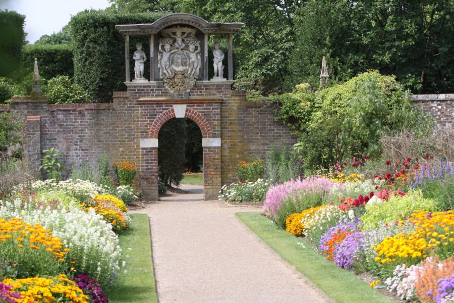 Rundgang im Nymans Garden.