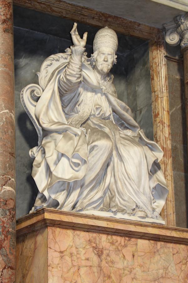Grabmal für Clemens IX.  segnende Sitzfigur.