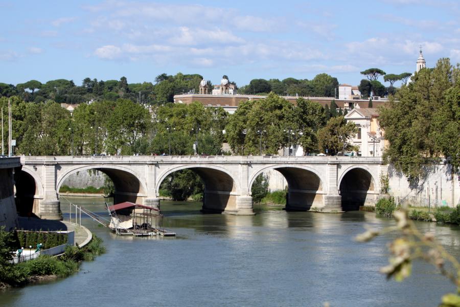 Brücke in der Nähe des Juistizpalastes.