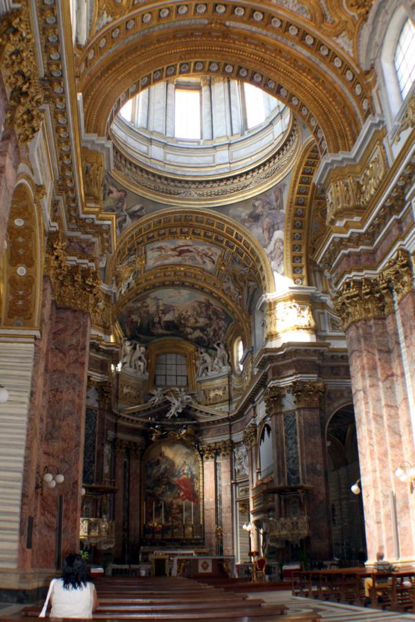 Mittelschiff der Kirche Santa Maria del Popolo.