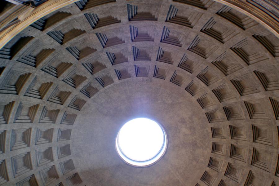 Konzentrische Ringe in der Kuppel des Pantheon.