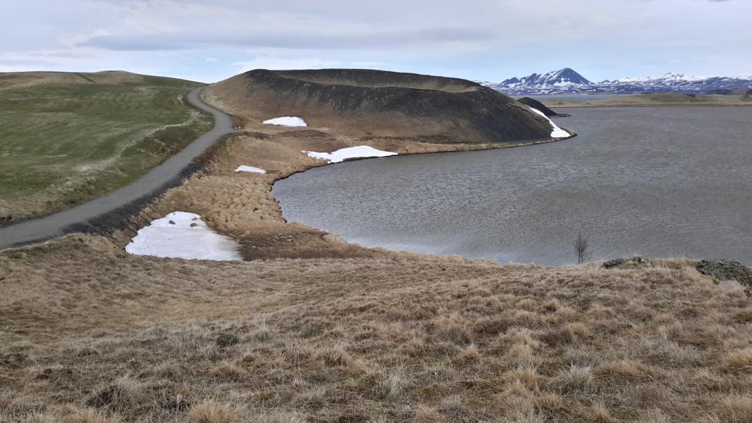 Weg zu einem der vielen Pseudokrater am See Myvatn