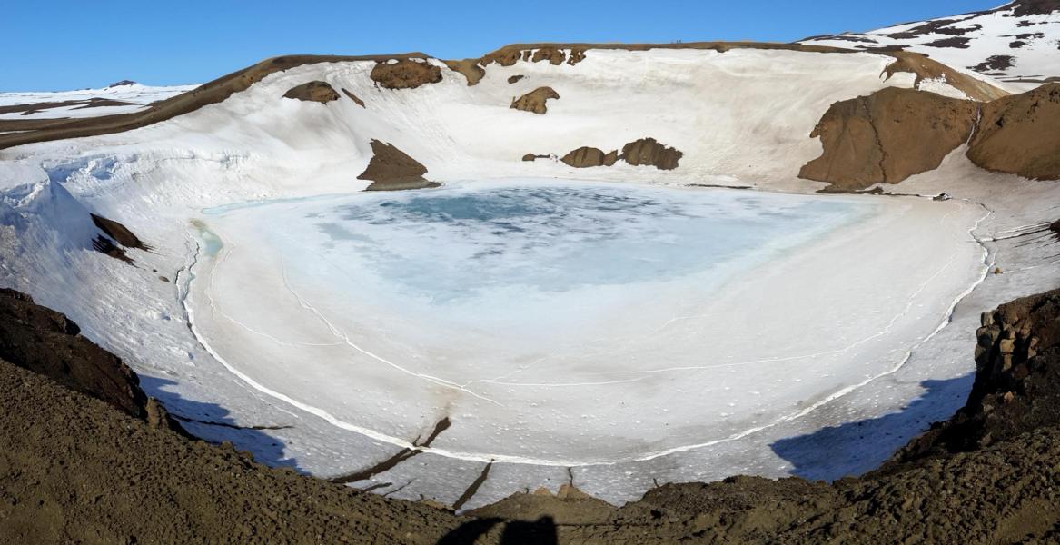 Einbruch der Eisdecke des Vulkans