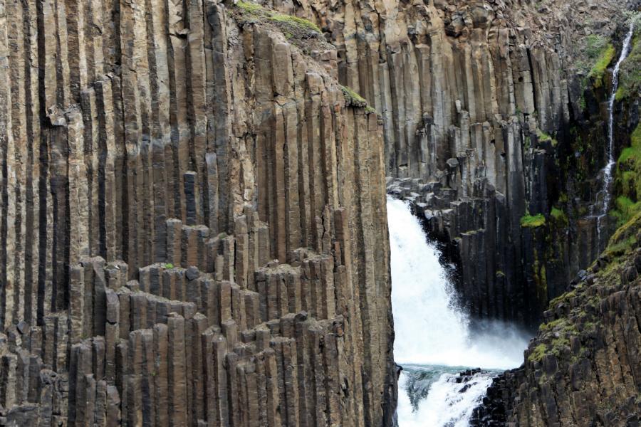 Basaltsäulen des Litlanesfoss
