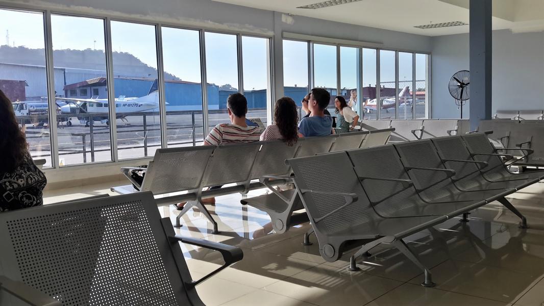 Abflughalle auf dem nationalen Flughafen Albrook