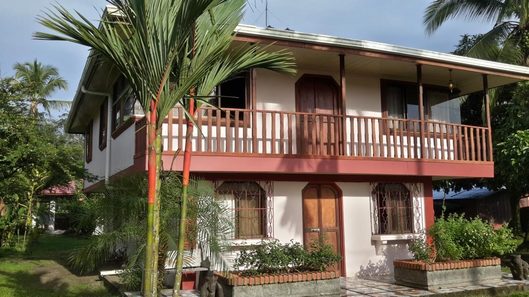 Wohnhaus im Dorf Tortuguero