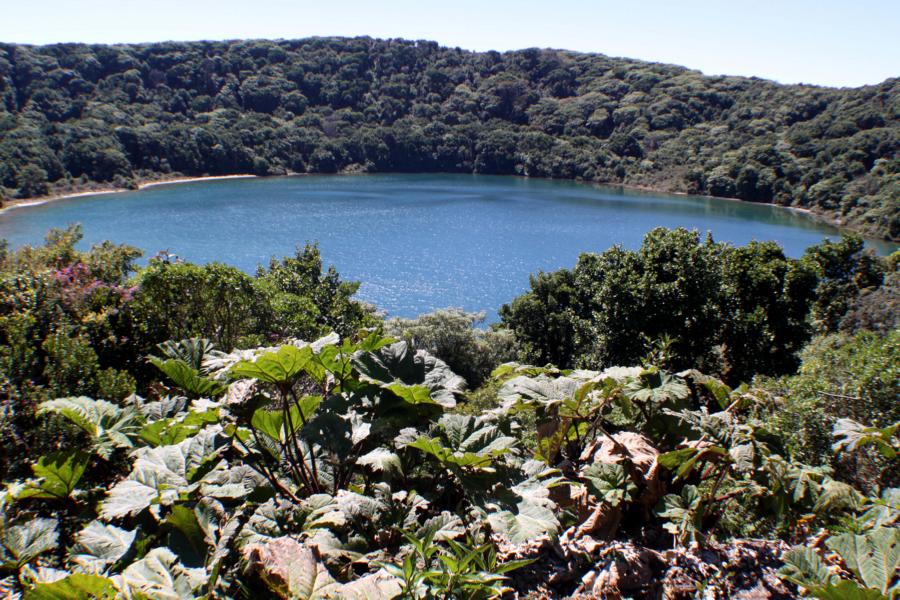 Dieser See hat einen Durchmesser von etwa 500 m. 