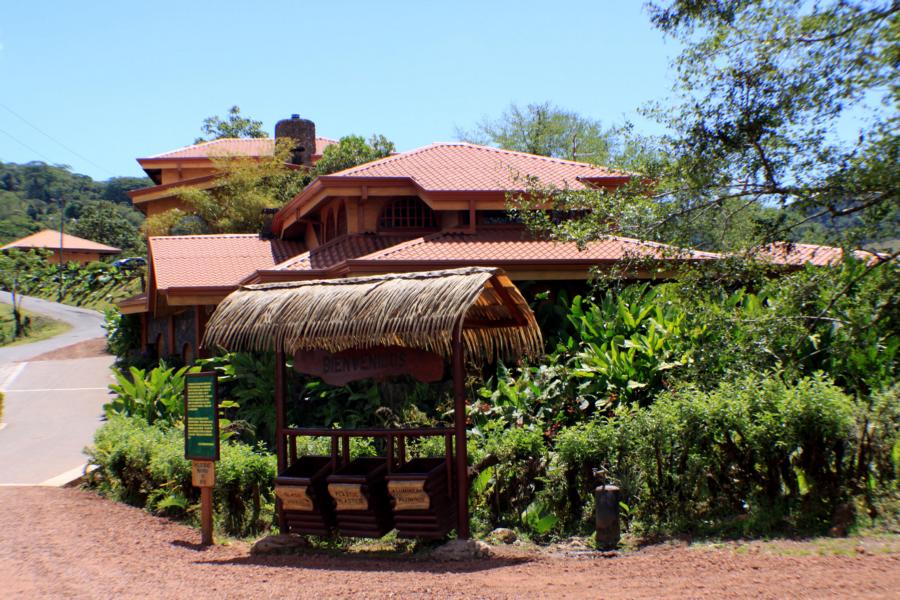 Zugangshalle zum ?La Paz Waterfall Gardens?.